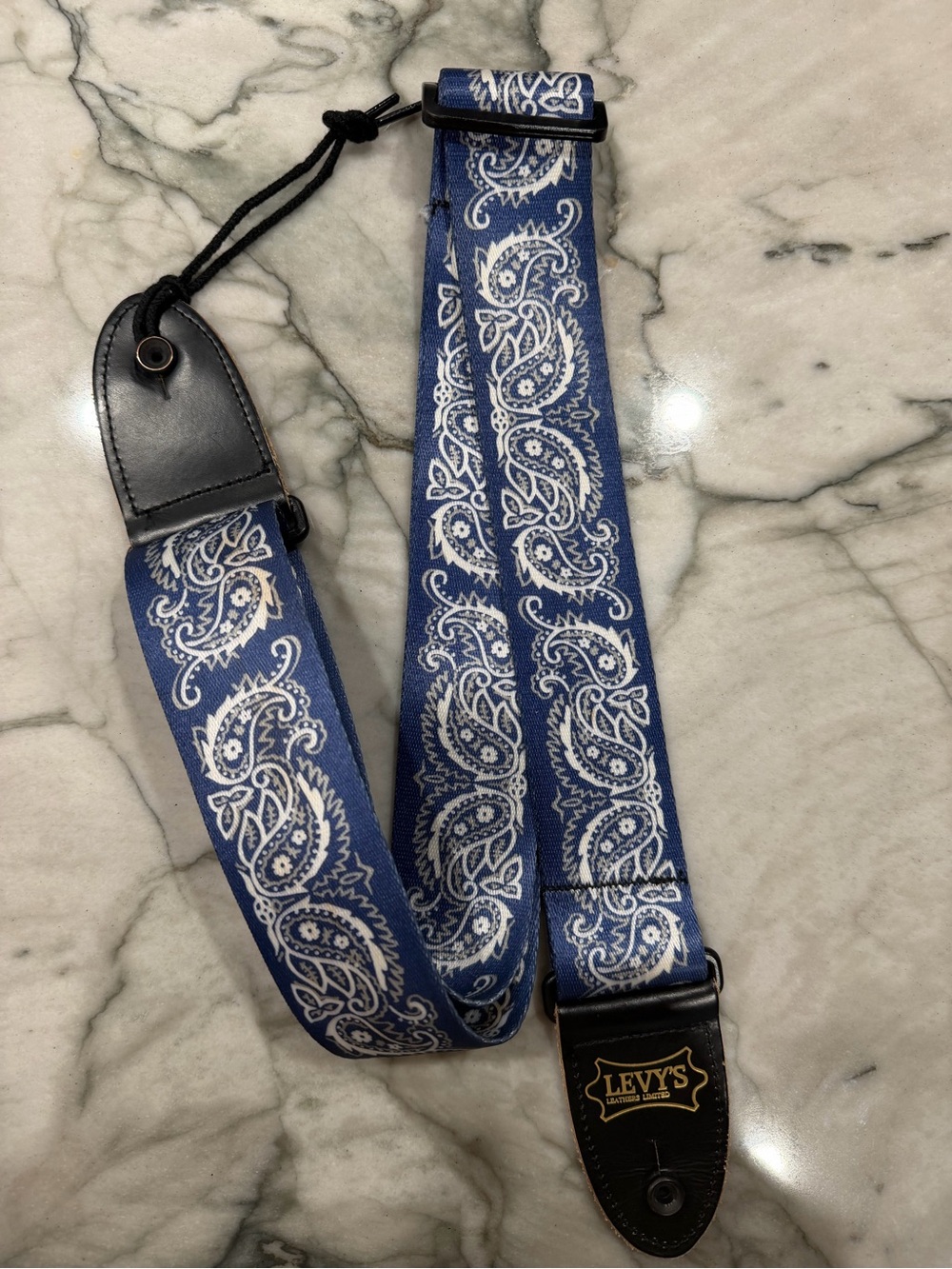 Levy’s Blue Paisley Guitar Strap MP #11 Adjustable Woven Fabric Leather Ends
